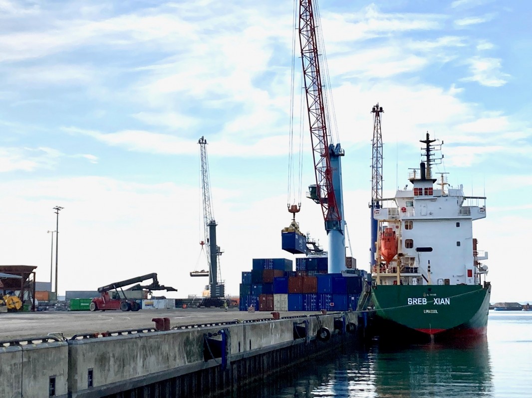 mv BREB XIAN in Fahrt gesetzt